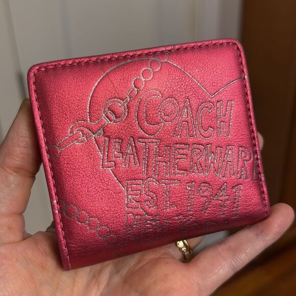 COACH POPPY HEART WALLET LEATHER HOT PINK W/ TROMPE CHAIN DETAILS
ADORABLE EUC! - Picture 5 of 15